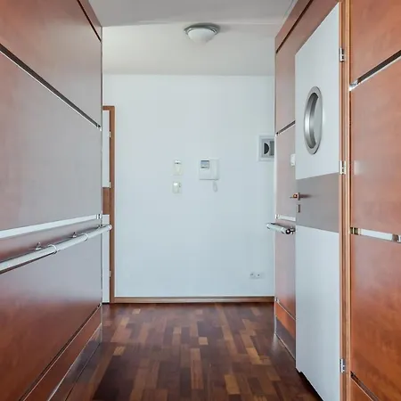 Golden Apartments&sea Tower 公寓 格丁尼亚