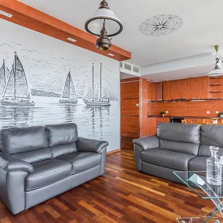 Golden Apartments&sea Tower 格丁尼亚