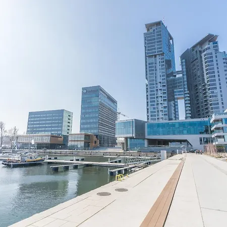 Golden Apartments&sea Tower 格丁尼亚